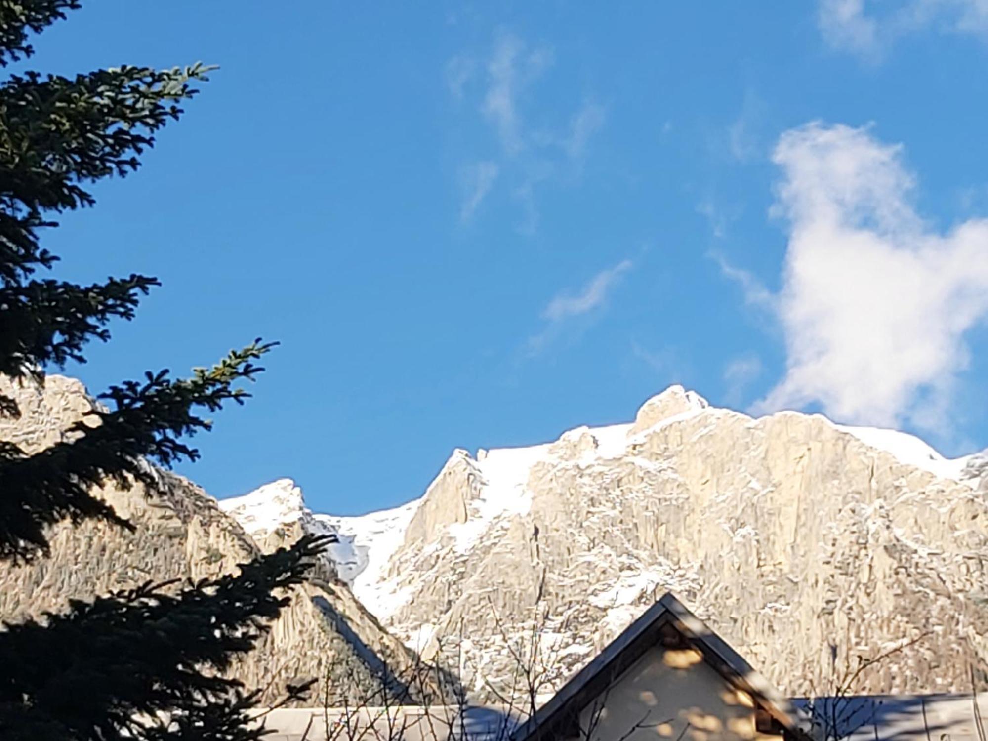 Zoso Home Buşteni Exteriör bild