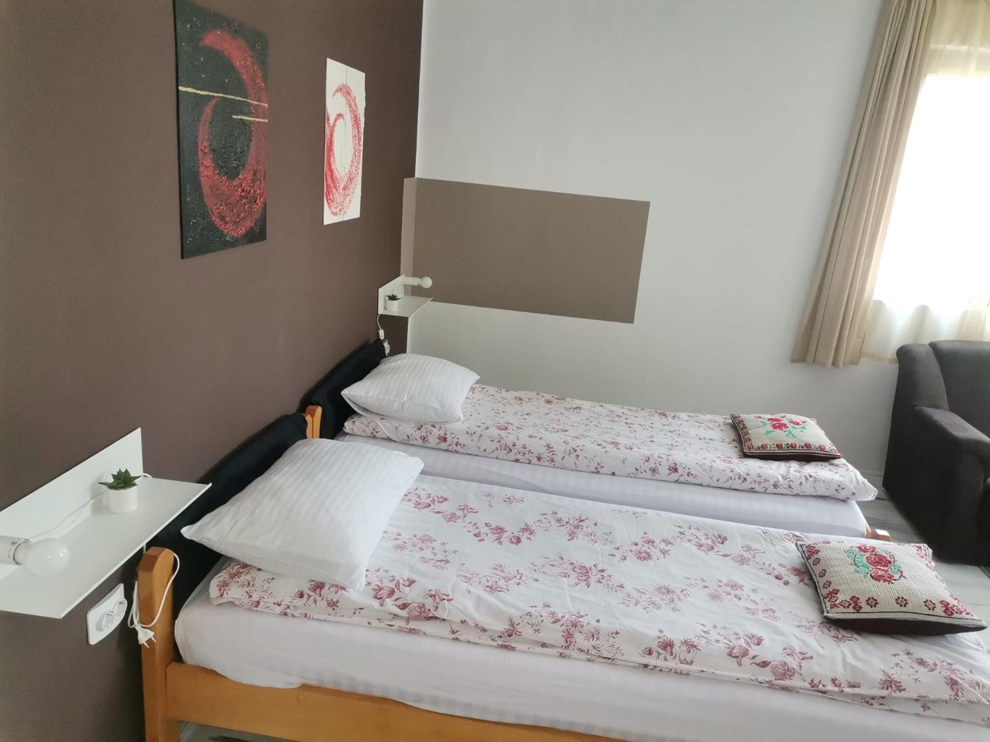 Zoso Home Buşteni Exteriör bild