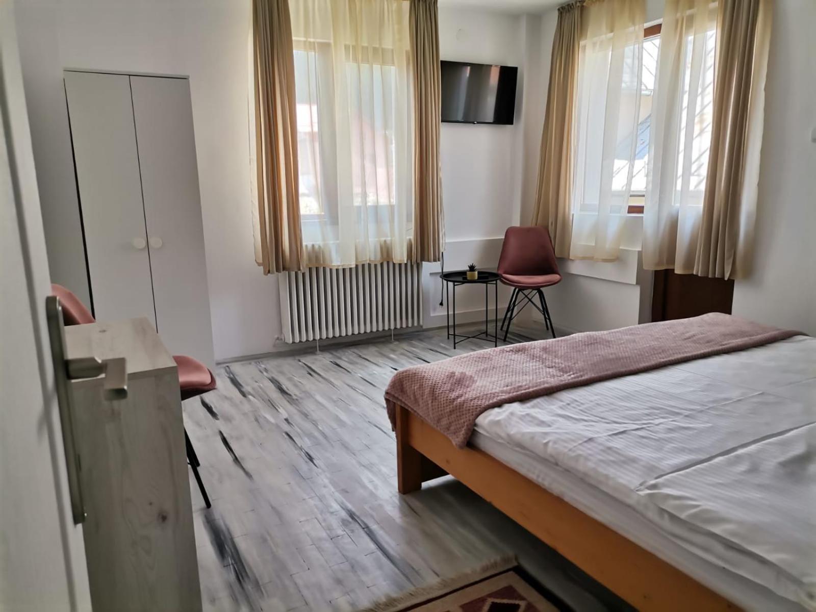 Zoso Home Buşteni Exteriör bild