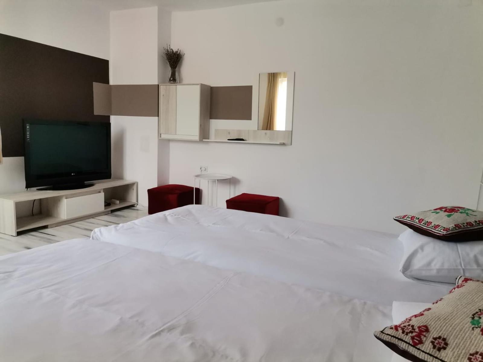Zoso Home Buşteni Exteriör bild